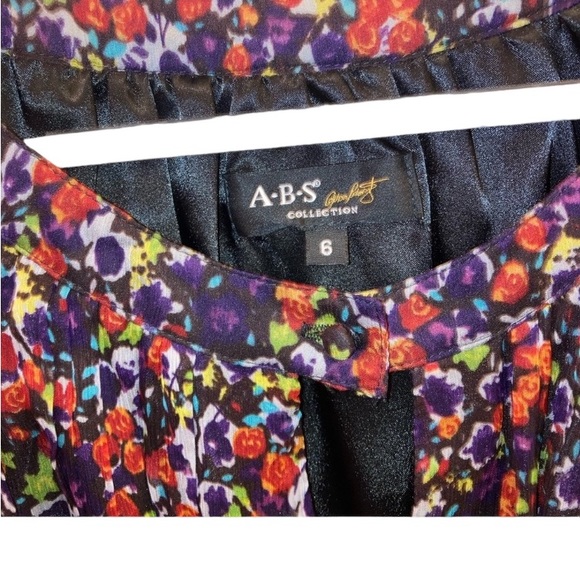 Women’s 100% Silk Purple Floral Dress With Flutter Sleeve. Size 6. - Picture 4 of 5